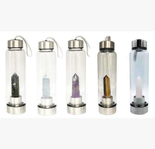 Sélection de carafes en verre et acier inoxydable de 550 ml. Pour élixir ou dynamisation de l'eau, au choix : Améthyste, Labradorite, œil de tigre ou Cristal de roche. Vendu avec housse !