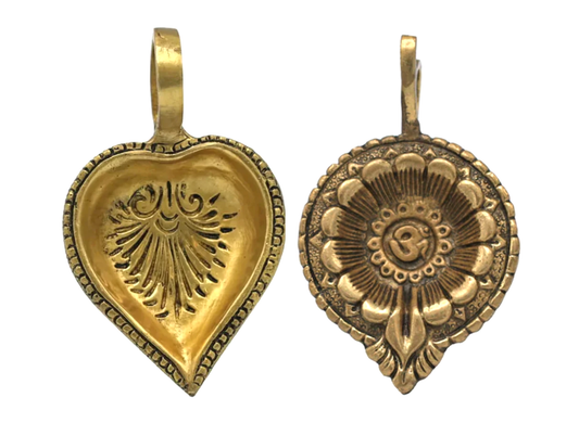 Bougeoir/ Lampe à huile 'Diya' en laiton – 2 modèles, 11x4 cm. Symbole de lumière et de paix intérieure. Fait en Inde !