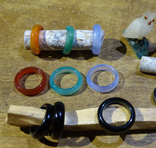 Bague/ anneau/ Jonc en agate verte, agate bleue, cornaline ou Onyx, disponible de la taille : 50 fr. à 70. Très belle qualité, le cadeau parfait !