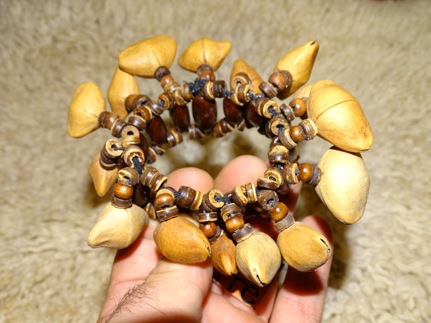Sélection de bracelets de danses en graines, modèles au choix, fabrication artisanale, parfait pour l'accompagnement !