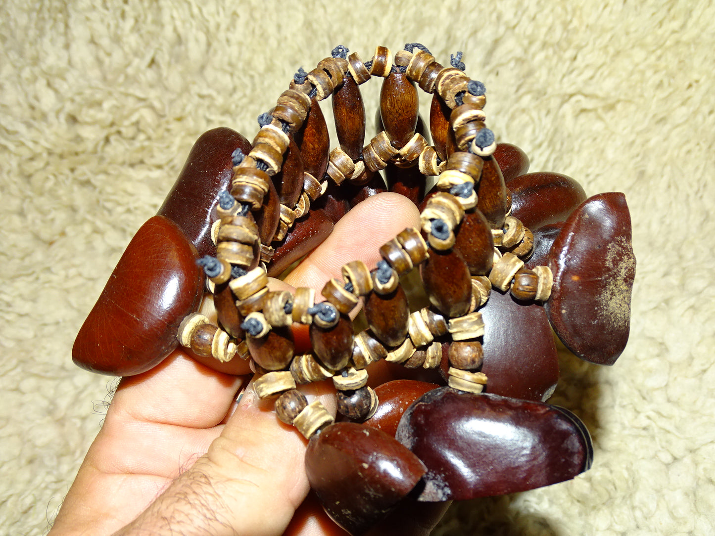 Sélection de bracelets de danses en graines, modèles au choix, fabrication artisanale, parfait pour l'accompagnement !