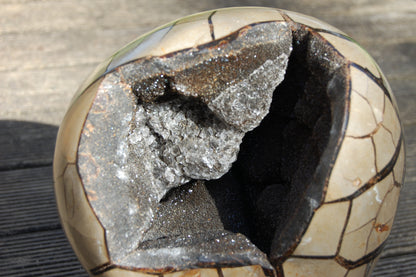 Septaria de taille XL, géode ouverte en 2 parties de 8,8 kg, 28x20x12cm. Superbe qualité, pour collections, expositions...
