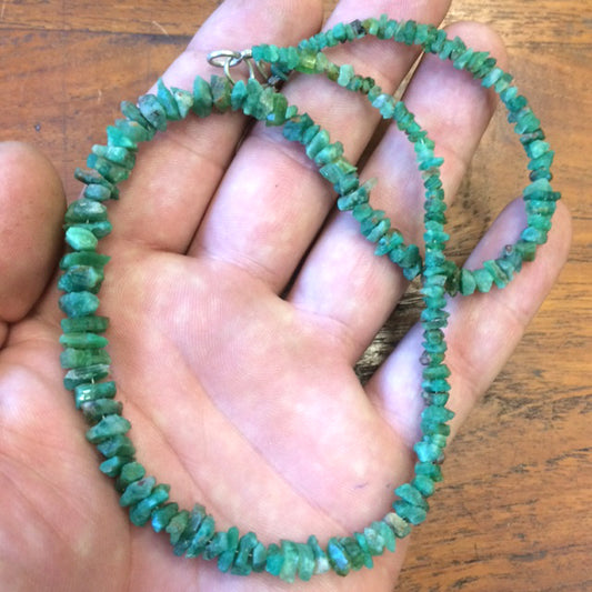 Rare ! Superbe collier en perle naturelle d'émeraude du Pakistan, 44 cm - Fait sur Argent ! Véritable œuvre d'art, chaque perle est un joyau !