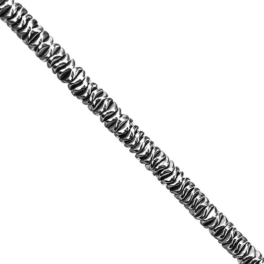 Hématite, perles en forme de 'pastille irrégulière' de 6 mm, vendu en fil de perle, en bracelet de 17 à 21 cm, ou en collier de 42 cm. 3 finitions au choix pour le système de fermeture (Argent, doré, argenté) !