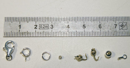 Diamant brut et naturel (champagne), perles facettées de 2/3 millimètres ! En bracelet de 17 à 19 cm ou en collier de 44 cm. Qualité AA à AAA !