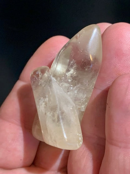 Citrine naturelle - Pointes jumelées polies - 48 x 33 x 25 mm - 37 gr.