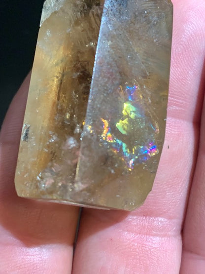 Citrine naturelle - Pointe naturelle polie - 50 x 28 x 20 mm - 42,3 gr.