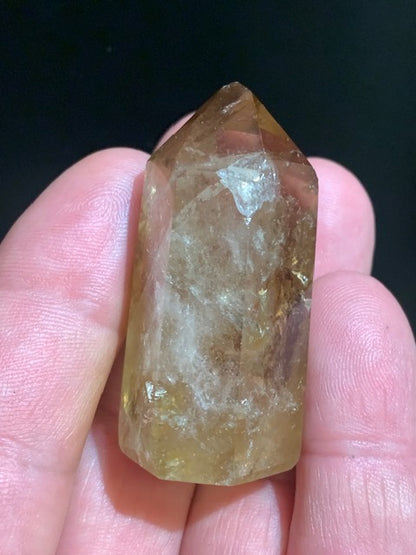 Citrine naturelle - Pointe naturelle polie - 50 x 28 x 20 mm - 42,3 gr.