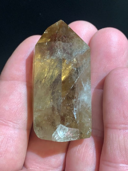 Citrine naturelle - Pointe naturelle polie - 50 x 28 x 20 mm - 42,3 gr.