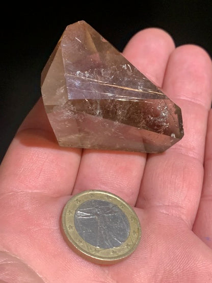 Cristal de roche fumé/ Quartz fumé, tête de pointe - 50 x 35 x 30 mm - 62,8 gr.
