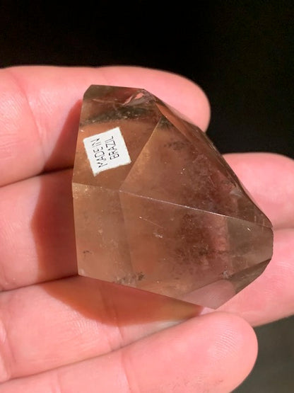 Cristal de roche fumé/ Quartz fumé, tête de pointe - 50 x 35 x 30 mm - 62,8 gr.
