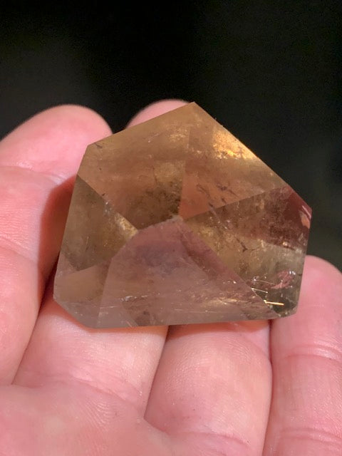 Cristal de roche fumé/ Quartz fumé, tête de pointe - 50 x 35 x 30 mm - 62,8 gr.