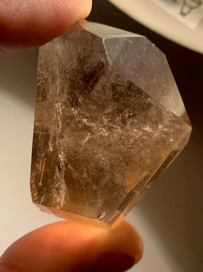 Cristal de roche fumé/ Quartz fumé, tête de pointe - 50 x 35 x 30 mm - 62,8 gr.