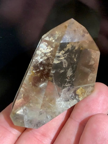 Cristal de roche fumé/ Quartz fumé, tête de pointe - 70 x 45 x 27 mm - 101,5 gr.