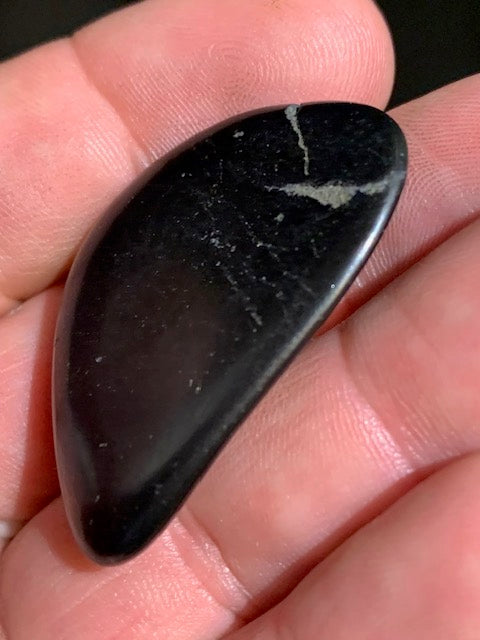 Shungite – Pierre roulée de 40 x 28 x 10 mm - 12 gr
