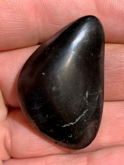 Shungite – Pierre roulée de 40 x 28 x 10 mm - 12 gr