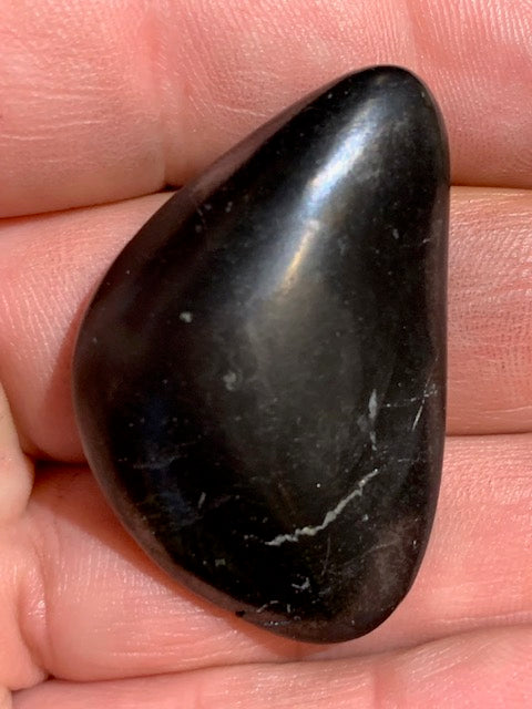 Shungite – Pierre roulée de 40 x 28 x 10 mm - 12 gr