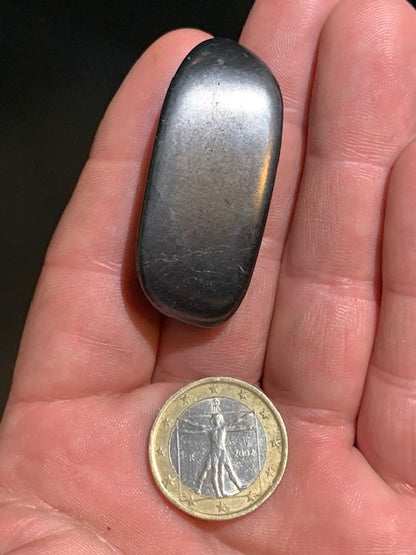 Shungite – Pierre roulée de 48 x 20 x 12 mm - 14,8 gr