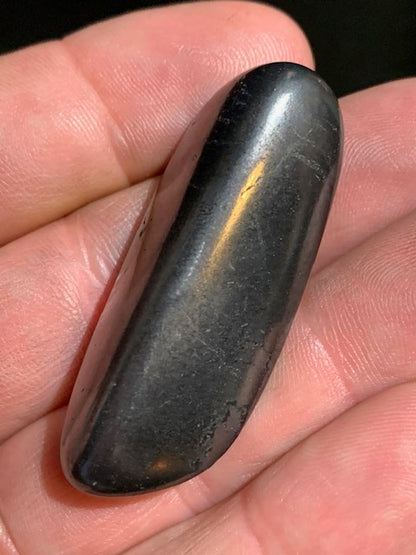 Shungite – Pierre roulée de 48 x 20 x 12 mm - 14,8 gr