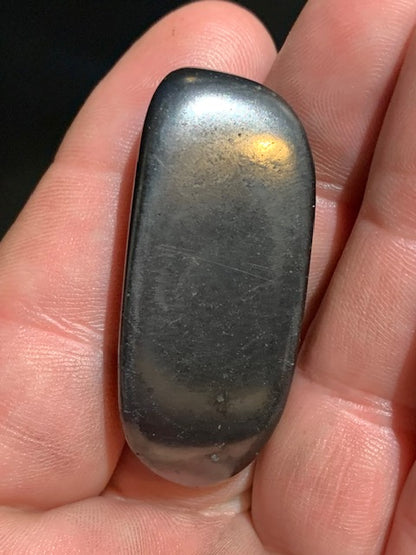 Shungite – Pierre roulée de 48 x 20 x 12 mm - 14,8 gr