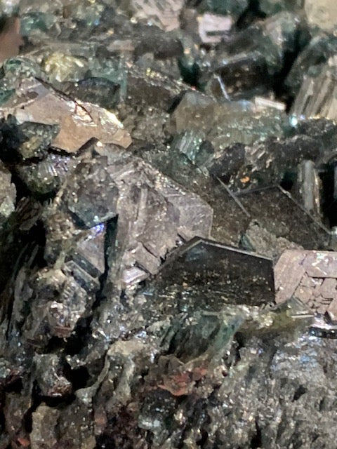 Carbure de Silicium ou Carborandite ou encore Carborundum – Spécimen brut - 150 x 91 x 46 mm - 334,8 gr.