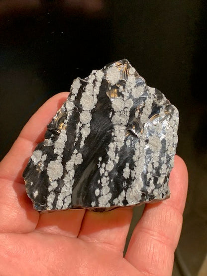 Obsidienne Neige / Flocon de neige - Pièce brute - 107,5 grammes - 67 x 58 x 33 millimètres