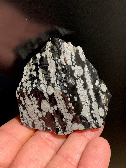 Obsidienne Neige / Flocon de neige - Pièce brute - 107,5 grammes - 67 x 58 x 33 millimètres