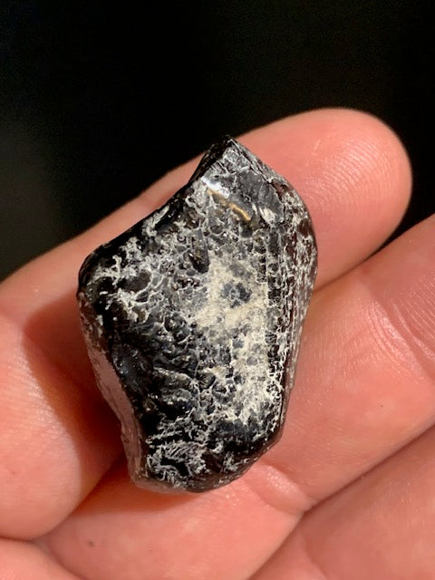Obsidienne "larme d'Apache" - Pierre roulée - 37 x 25 x 18 mm - 17,1 gr.