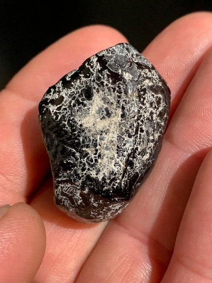 Obsidienne "larme d'Apache" - Pierre roulée - 37 x 25 x 18 mm - 17,1 gr.