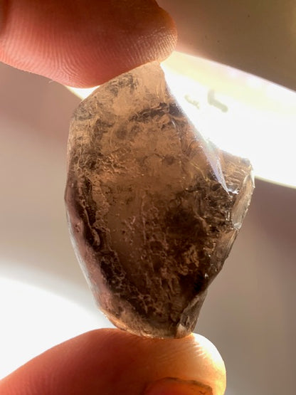 Obsidienne "larme d'Apache" - Pierre roulée - 37 x 25 x 18 mm - 17,1 gr.