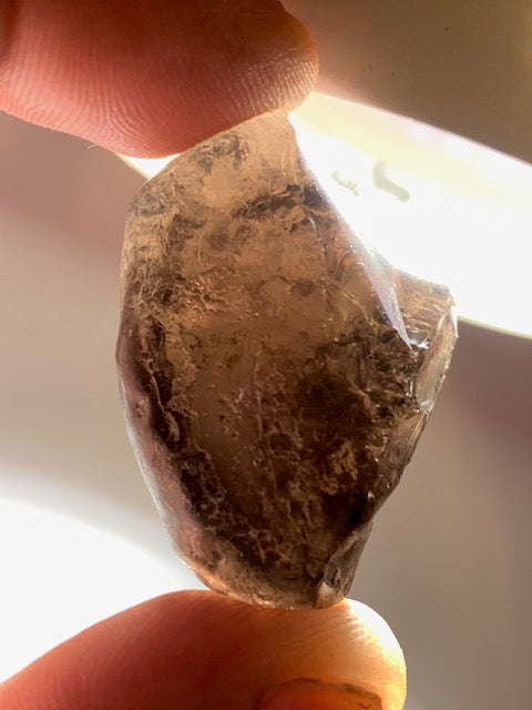 Obsidienne "larme d'Apache" - Pierre roulée - 37 x 25 x 18 mm - 17,1 gr.