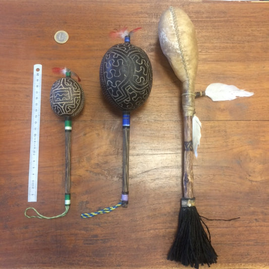 Sélection de hochets chamaniques – Pérou ou Indonésie, plusieurs tailles et sons, parfaits pour rituels, méditation et musique !