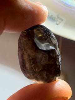 Obsidienne "larme d'Apache" - Pierre roulée - 31 x 21 x 16 mm - 12 gr.
