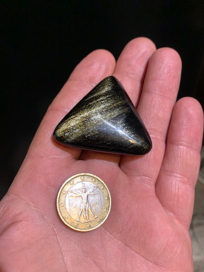 Obsidienne dorée - Galet triangulaire - 44 x 43 x 12 mm - 23,6 gr.