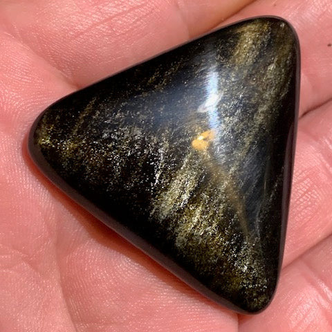 Obsidienne dorée - Galet triangulaire - 44 x 43 x 12 mm - 23,6 gr.