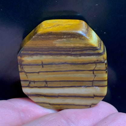 Œil de tigre, forme libre - 39 x 37 x 13 mm - 43 grammes. Magnifique pièce pour exposition, lithothérapie, collection...