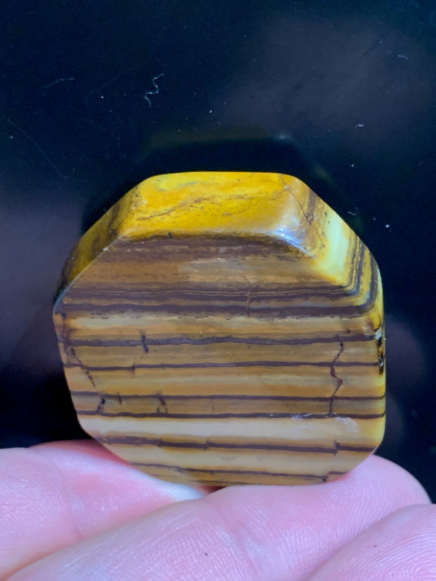 Œil de tigre, forme libre - 39 x 37 x 13 mm - 43 grammes. Magnifique pièce pour exposition, lithothérapie, collection...