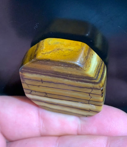 Œil de tigre, forme libre - 39 x 37 x 13 mm - 43 grammes. Magnifique pièce pour exposition, lithothérapie, collection...
