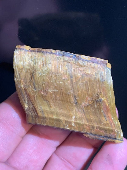 Oeil de tigre, spécimen brut et naturel - 65 x 43 x 27 mm - 99,8 gr.