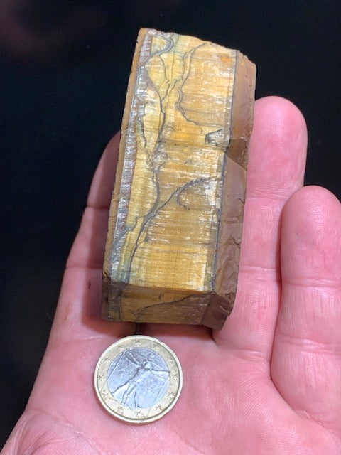 Oeil de tigre, spécimen brut et naturel - 76 x 43 x 33 mm - 159,5 gr.
