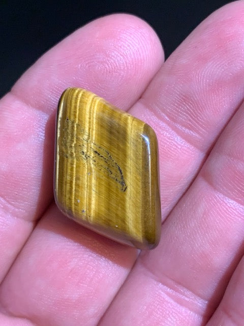 Oeil de tigre, pierre roulée - 26 x 19 x 10 mm - 8,5 gr.