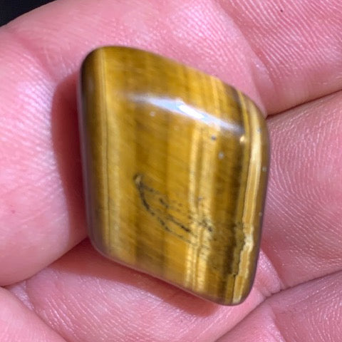 Oeil de tigre, pierre roulée - 26 x 19 x 10 mm - 8,5 gr.