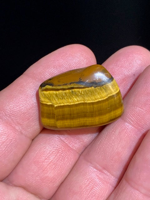 Oeil de tigre, pierre roulée - 31 x 22 x 11 mm - 10,3 gr.