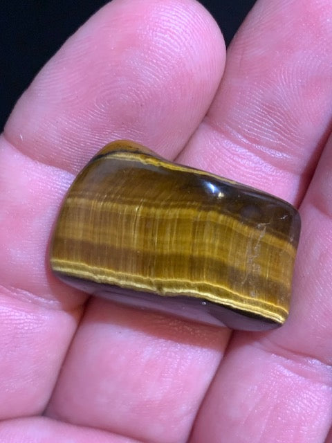 Oeil de tigre, pierre roulée - 31 x 22 x 11 mm - 10,3 gr.