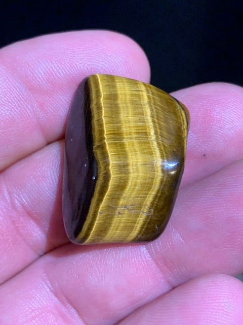 Oeil de tigre, pierre roulée - 31 x 22 x 11 mm - 10,3 gr.