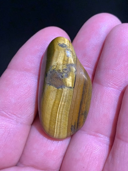Oeil de tigre, pierre roulée - 41 x 20 x 13 mm - 15 gr.