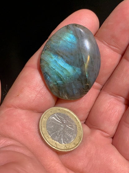 Labradorite, galet/ pierre plate - 39 x 31 x 12 mm - 18,8 gr.