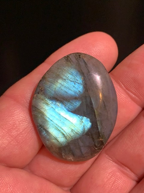 Labradorite, galet/ pierre plate - 39 x 31 x 12 mm - 18,8 gr.