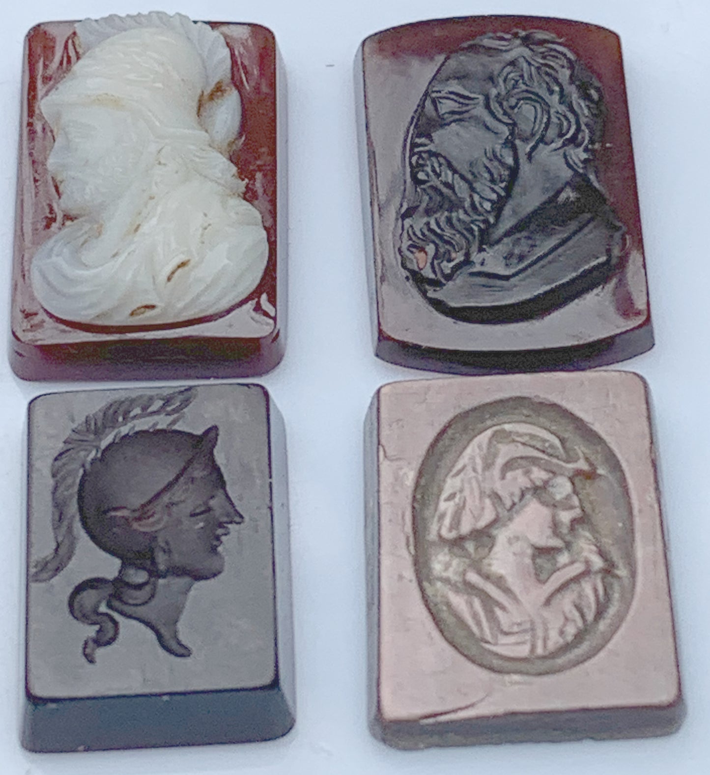 Camée/ Caméo, 5 pièces au choix en pierre d'Onyx de 14mm x 10 x0,3. Ancien et authentique, de véritables oeuvres d'art, gravure d'une précision ultime. Parfait en collection, exposition, bijouterie...
