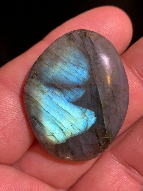 Labradorite, galet/ pierre plate - 39 x 31 x 12 mm - 18,8 gr.
